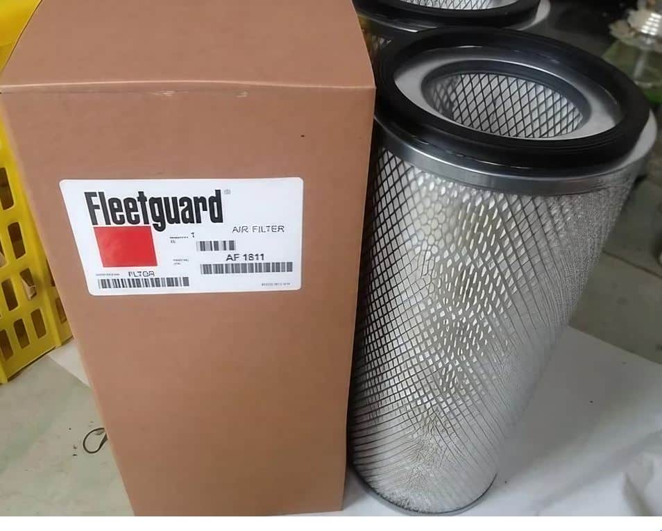 Lọc Fleetguard AF1811